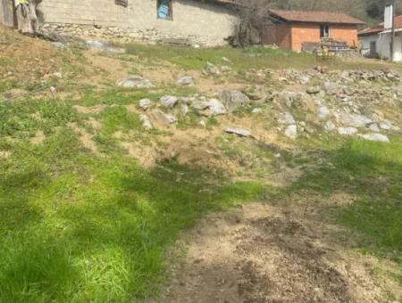 Kızılyaka'da Satılık Tarla 500 M² Köy İçi İmarlı