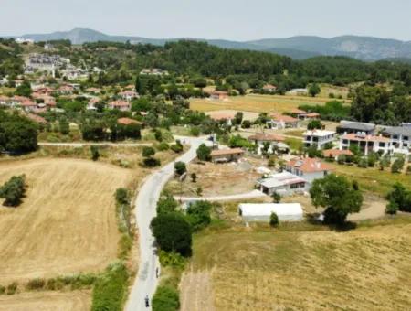 Esentepe'de Satılık 600 M2 Tarla Köy İçi İmarlı Pazarlık Vardır